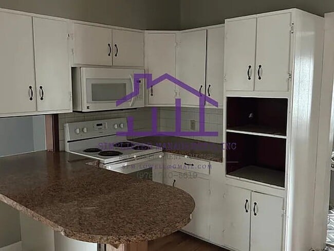 Photo - 192-194 Pine St., Fitchburg, MA Unidad 192 Pine st