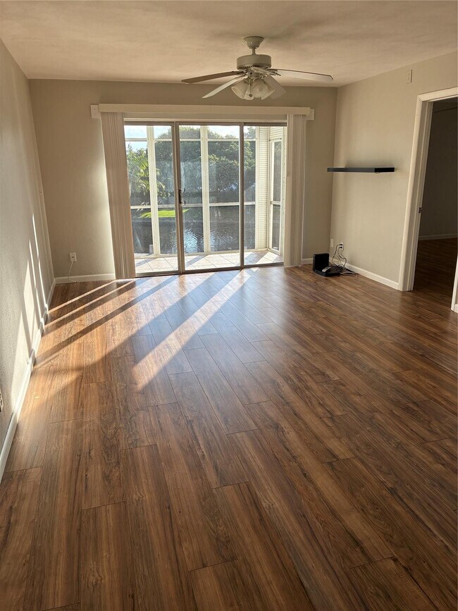 Photo - 2970 NE 16th Ave Unit b310