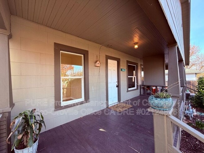 Photo - 1532 Bridge St