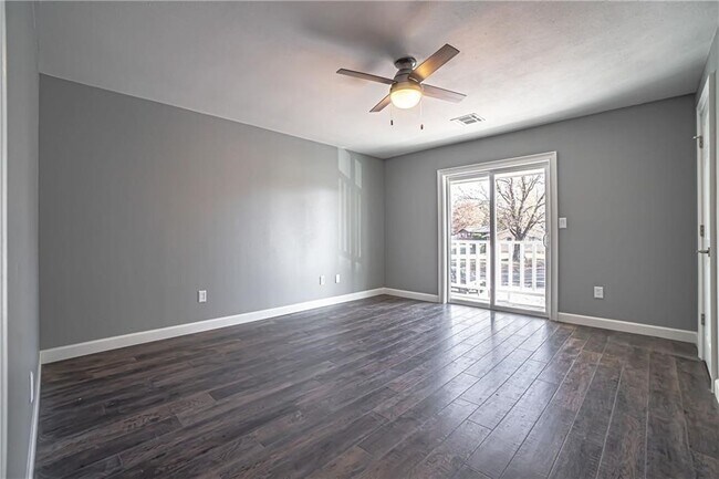 Photo - 1312 Royal Dr