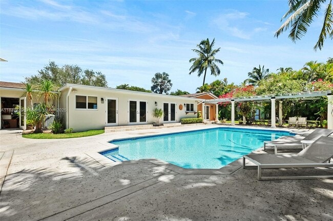Building Photo - 8220 SW 162nd St Rental