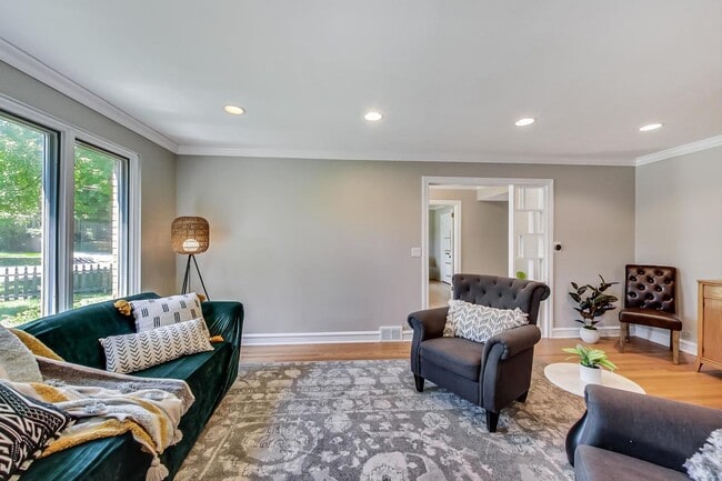 Photo - 504 Illinois Rd