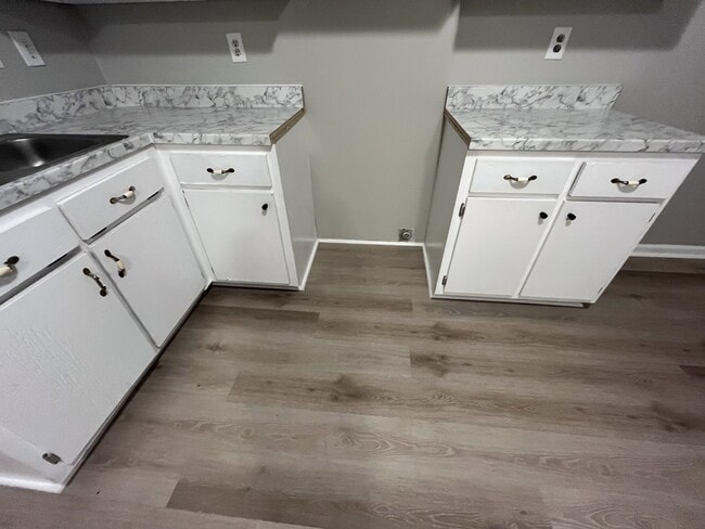 Photo - 270 N Main St