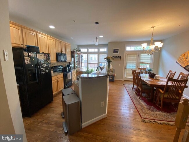 Photo - 8143 Skelton Cir