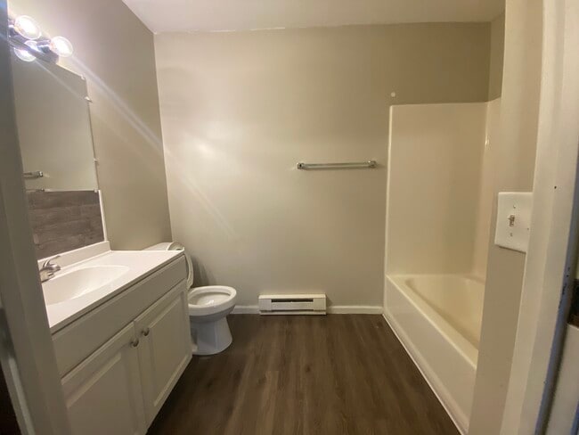 Photo - Country Place-Moweaqua I & ll