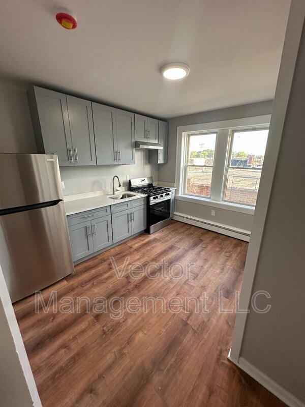 Building Photo - 1160 Dixwell Ave Rental