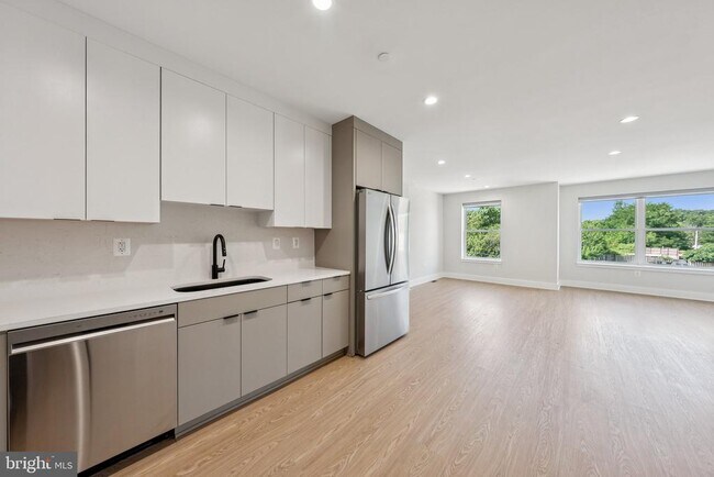 Photo - 2134 Wisconsin Ave NW Unit 6