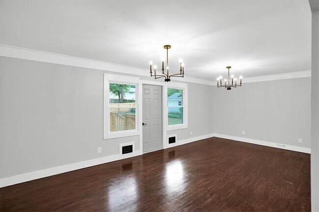 Photo - 2271 Cresta Dr