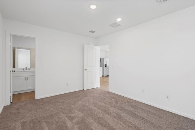 Photo - 30519 Bladnoch Ln