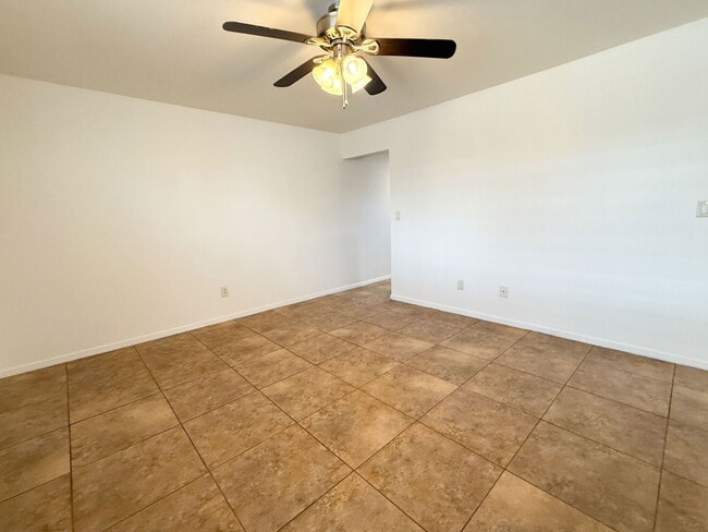 Photo - 512 N Valley Dr Unidad 1