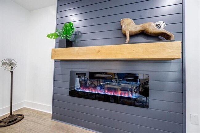 Photo - 2749 Memorial Dr SE