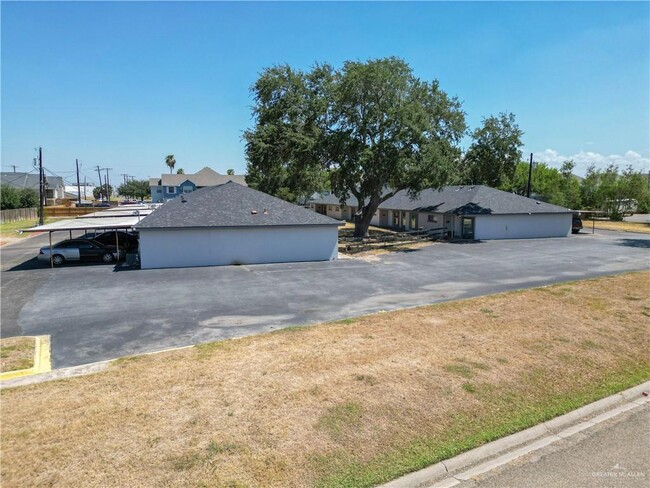 Building Photo - 1120 Valley View Dr Unit B7 Rental