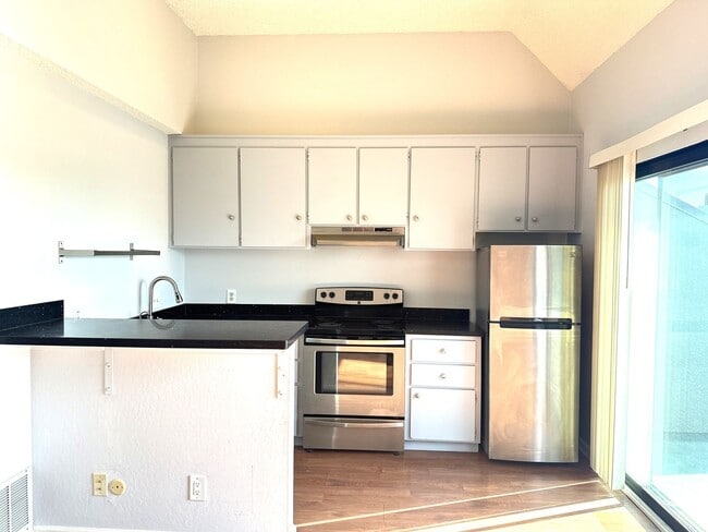 Photo - BEAUTIFUL TOP FLOOR 1 BED 1 BATH CONDO W/...