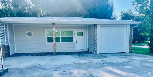 Building Photo - 301 S Jenkins Rd Rental