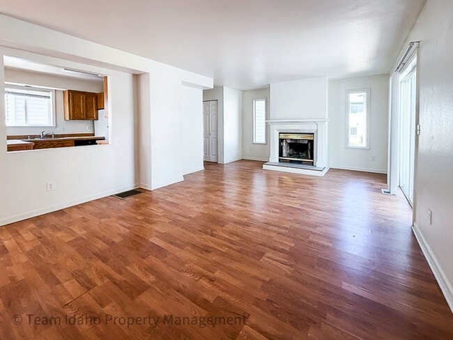 Photo - 562 Deer Meadow Ct