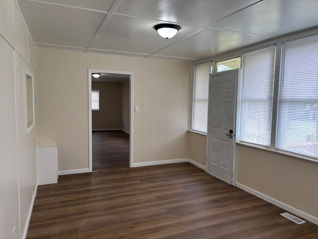 Photo - 212 Astran Dr