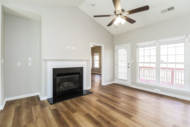 Photo - 197 Everett Park Dr