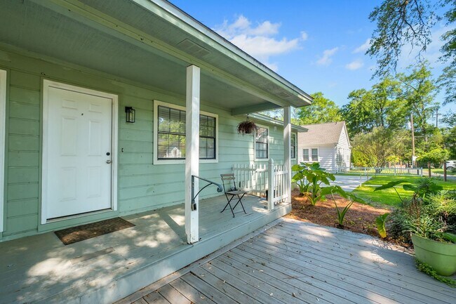 Photo - 723 E Tennessee St