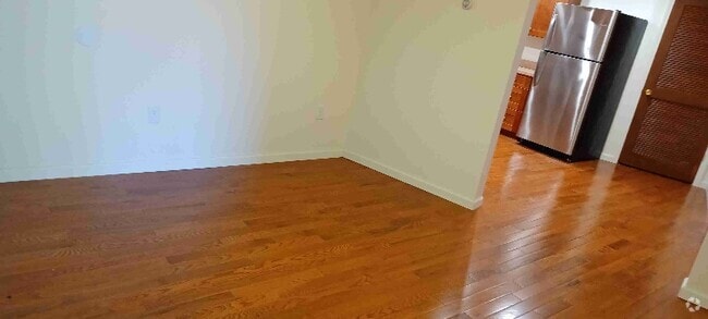 Building Photo - 27 W Main St Unit 3 Rental
