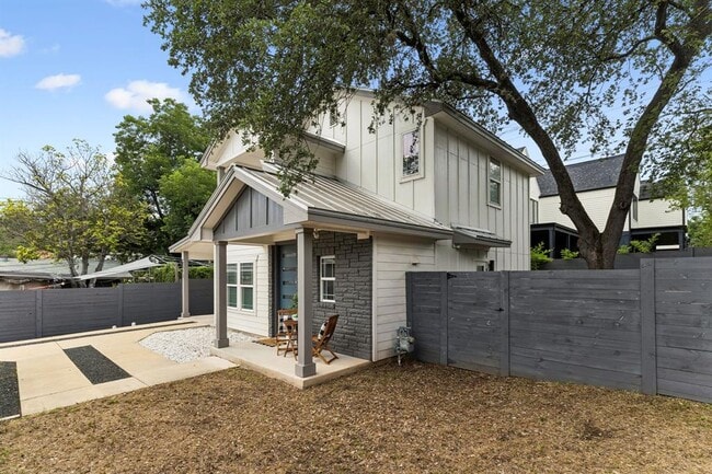 806 Philco Dr