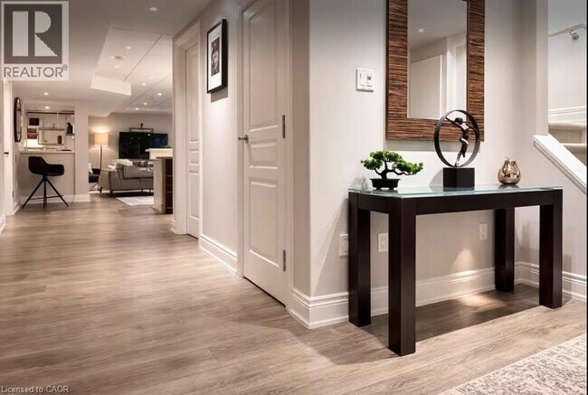 Photo - 170 Humphrey St