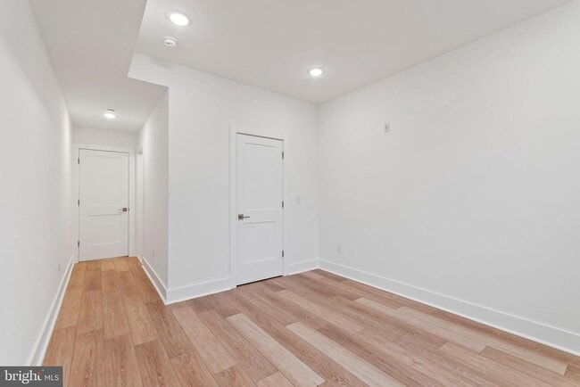 Photo - 2904 W Diamond St Unidad 4