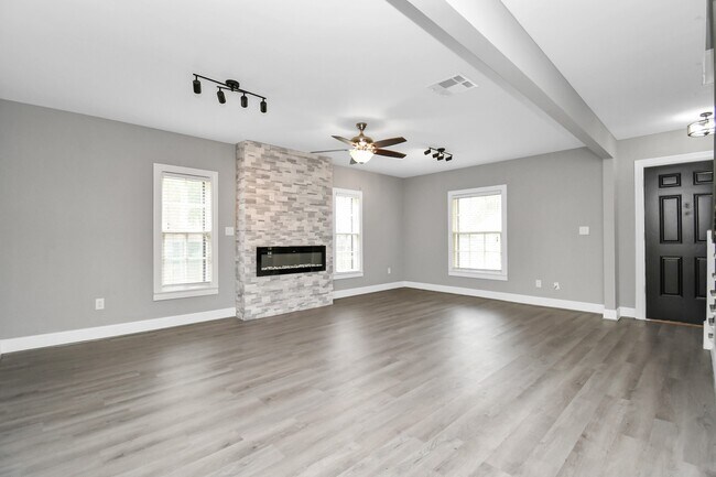 Photo - 901 N Jones St