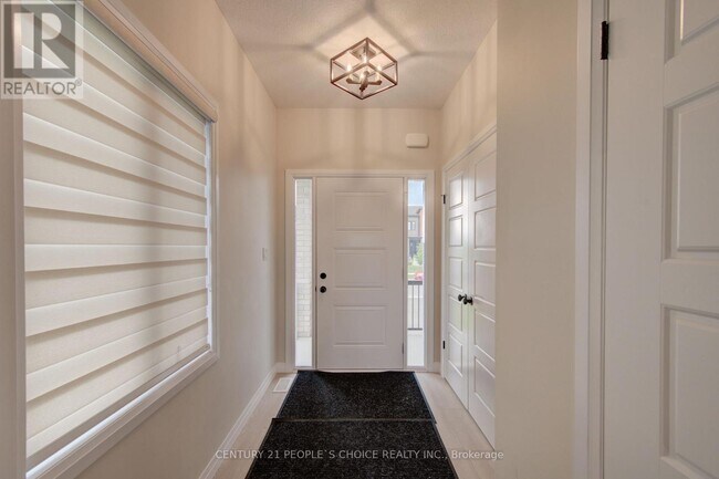 Photo - 377 Bradshaw Dr