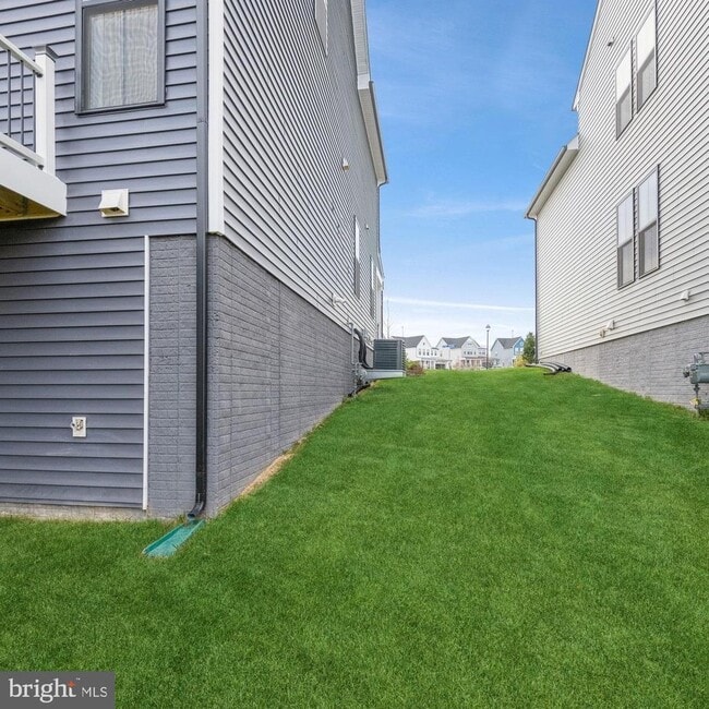 Building Photo - 25532 Byrnes Crossing Dr