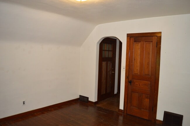 Photo - 16 N Broom St Unit 3