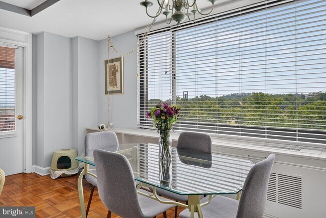 Photo - 1011 Arlington Blvd Unit 942