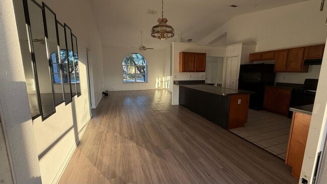 Photo - 829 Blanc Ct