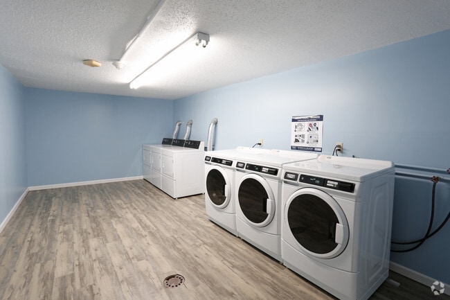Laundry Facilities - The Reserve at Millcreek