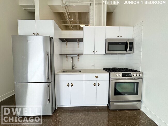 Photo - 17 E Adams St