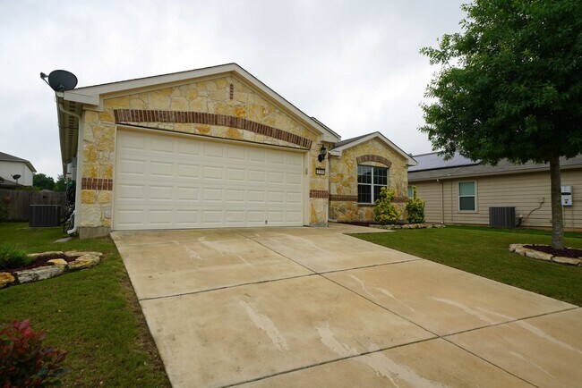 Photo - Immaculate Rental in Schertz! Realtor Commission: $500
