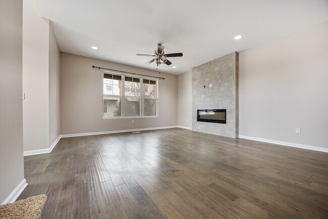 Photo - 901 Times Square Dr