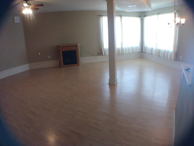 Building Photo - 11942 SE Lexington St Unit Lexington Apt