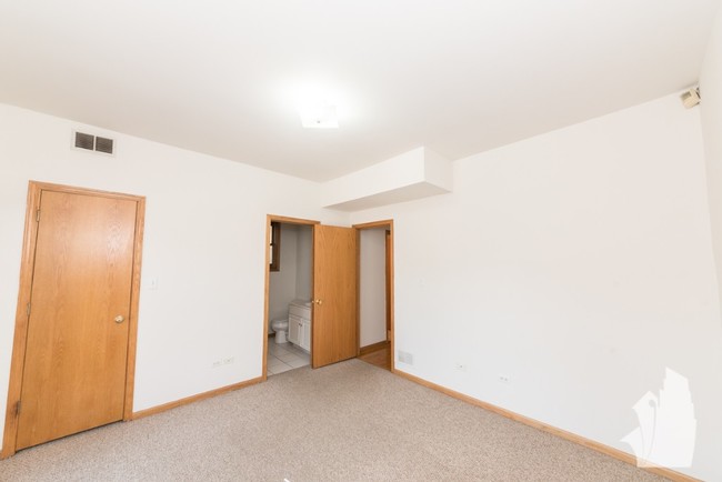 Photo - 1243 W Erie St Condo Unit 2F