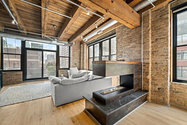 Photo - 520 W Huron St Unit 412
