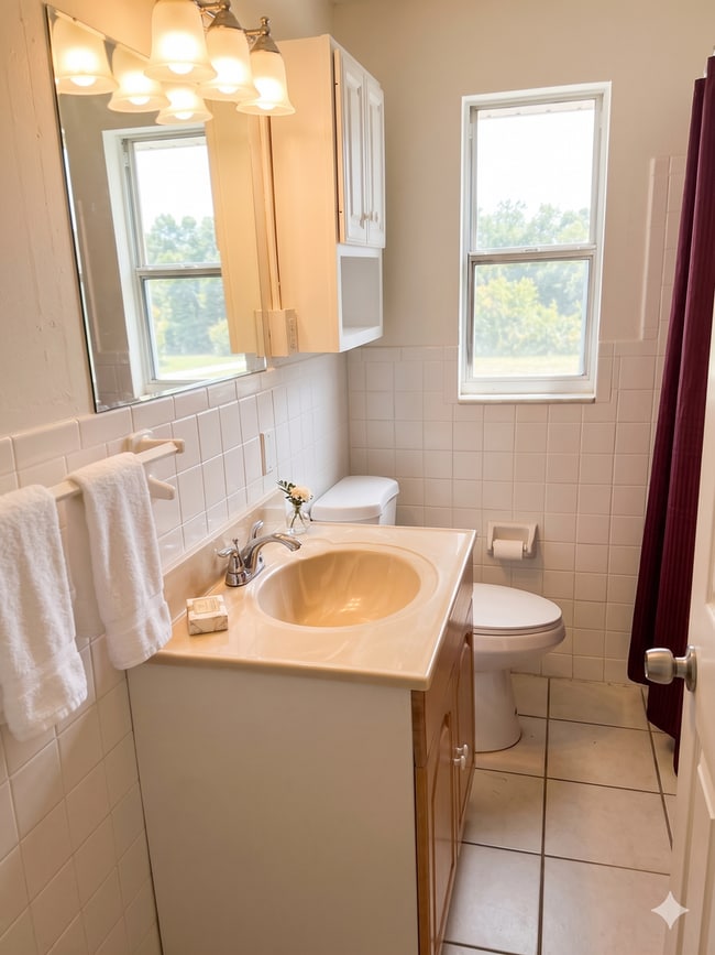 Photo - Spacious 3-Bedroom Home in Prime Pinellas Park Location – 1,354 Sq Ft