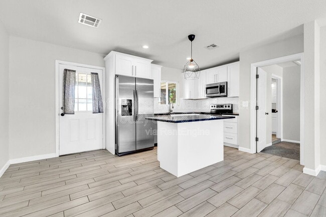 Photo - 449 E Harmony Ave