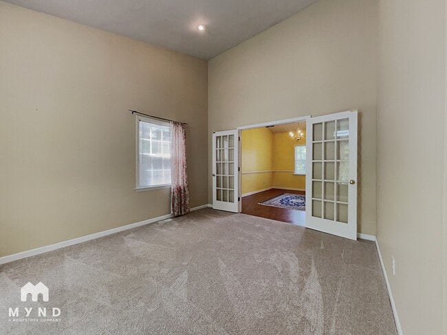 Photo - 1085 Vauxhall Dr