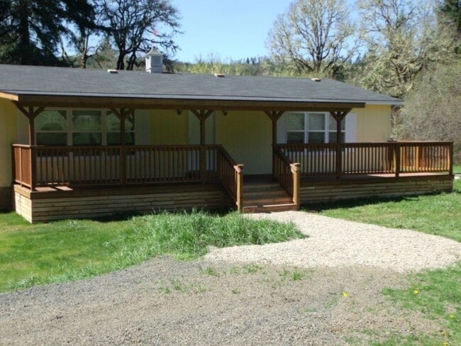 Building Photo - Newer and Large Cheshire Manufactured home