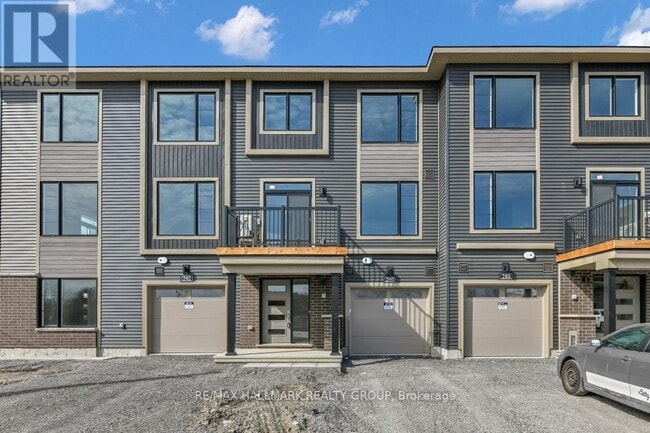 Photo - 290 Bankside Way