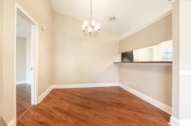 Photo - 404 W Lake Catahoula Ct