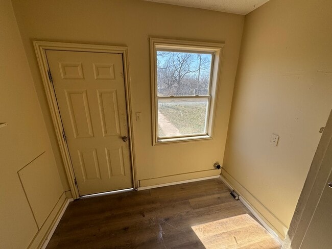 Photo - $650 - 1 bed 1 bath - Duplex Unit 419