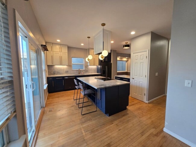 Photo - 929 Weninger Cir