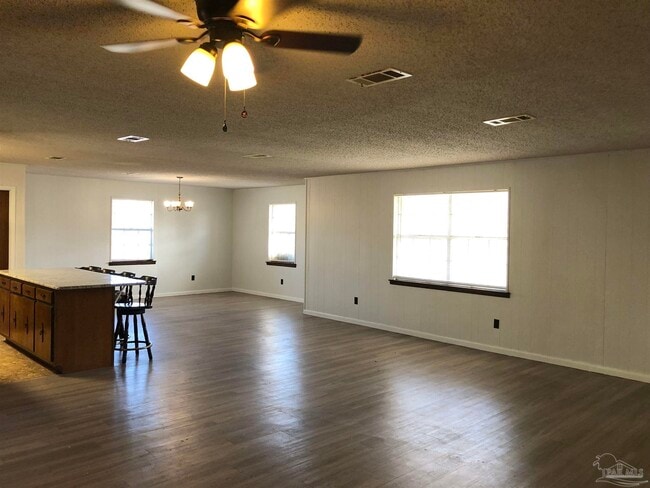 Photo - 2015 Frontera St