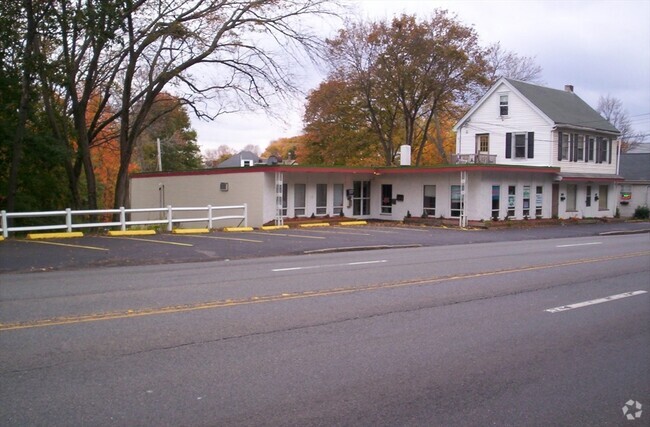 Building Photo - 469 Bridge St Rental