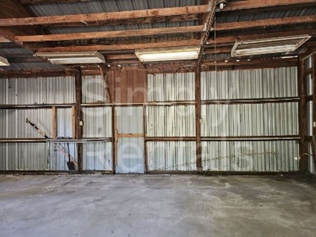 Photo - 1107 Esma St